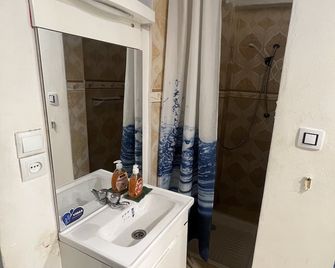 Studio Propre Avec Garage à Valmascort Annaba - Annaba