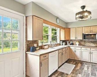 Where City Meets Country Charm - Stow - Cucina