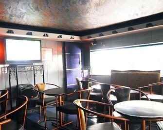 Crown Hotel - Нага - Ресторан