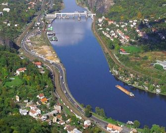 Interhotel Bohemia - Ústí nad Labem - Außenansicht