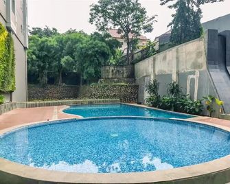 Nice And Cozy Studio At La Hub City Apartment - Yakarta - Piscina