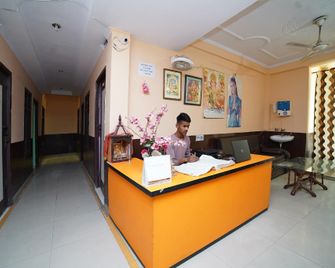 Spot On Aarav Guest House - Rudrapur - Front desk