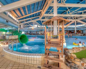 Vakantiepark Weerterbergen for 10 Person - Weert - Pool