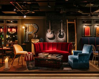 Ruby Lucy Hotel London by IHG - London - Lounge