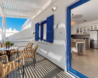 Aqualung Suites - Kamari - Balcony