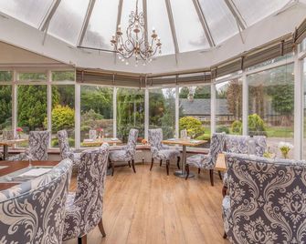 Stay in Style by Nairn Beach—Golf, History & Comfort Combined - Nairn - Restaurant