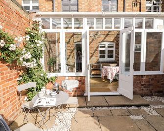 Ross Cottage - Evesham - Patio