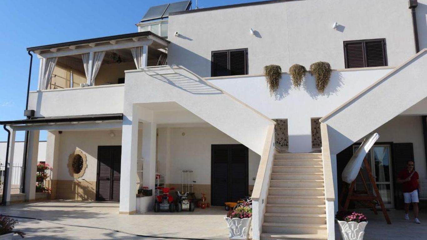 All'ombra del Carrubo - Metaponto