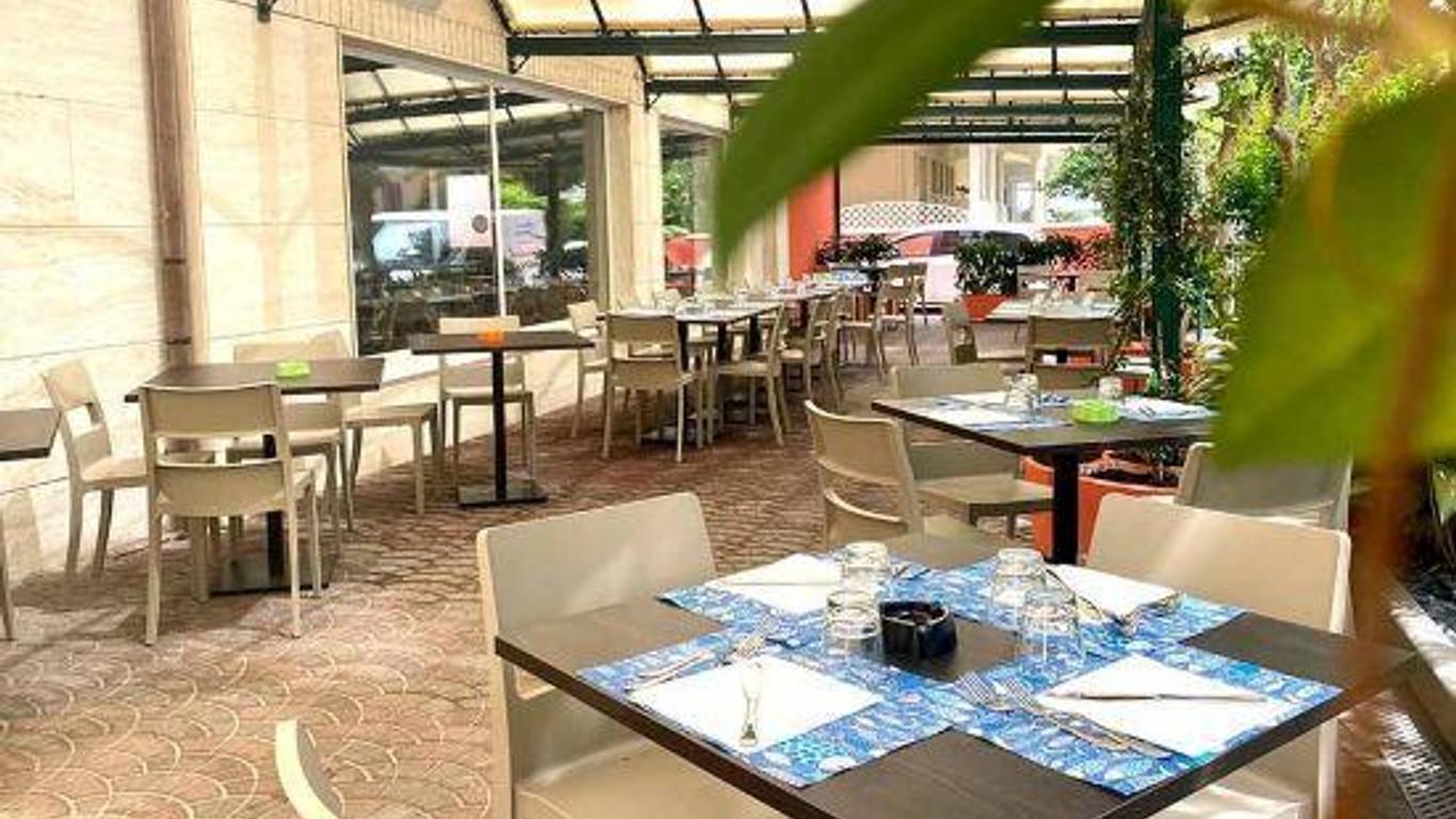 Hotel Aron