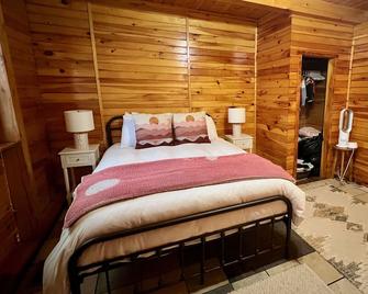 Spacious & Charming Cabin - Close to Ski/Lakes! - Waterford - Bedroom