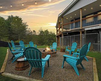 Hocking Hills- Great Fall Rates-No Pet Fee - Lancaster