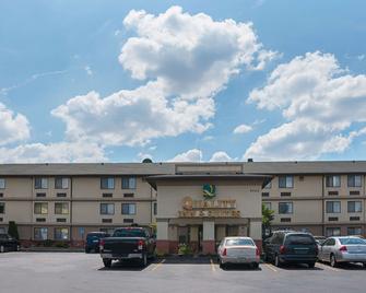Quality Inn & Suites Detroit Metro Airport - Romulus - Edificio