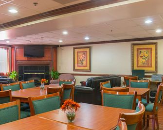 Quality Inn & Suites Detroit Metro Airport - רומולוס - מסעדה