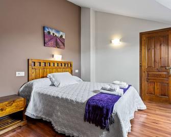 Apartment 'Cetareas 2 - Duplex' with Private Garden and Wi-Fi - Rinlo - Habitación