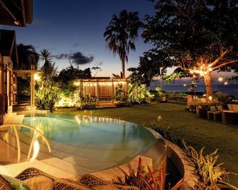 Luxury Beach House with Chef & Butler on North Coast of Jamaica - Priory - Piscine