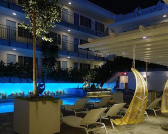 Beverly Laurel Hotel - Los Angeles - Pool