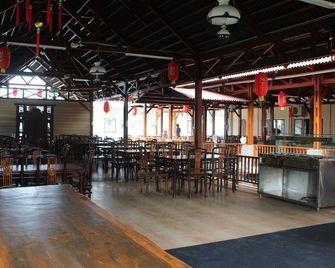 Imelda Hotel - Waterpark - Convention - Padang - Restaurant