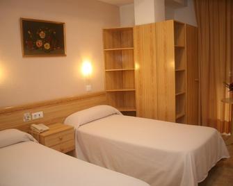 Hostal El Altet - L'Altet - Спальня