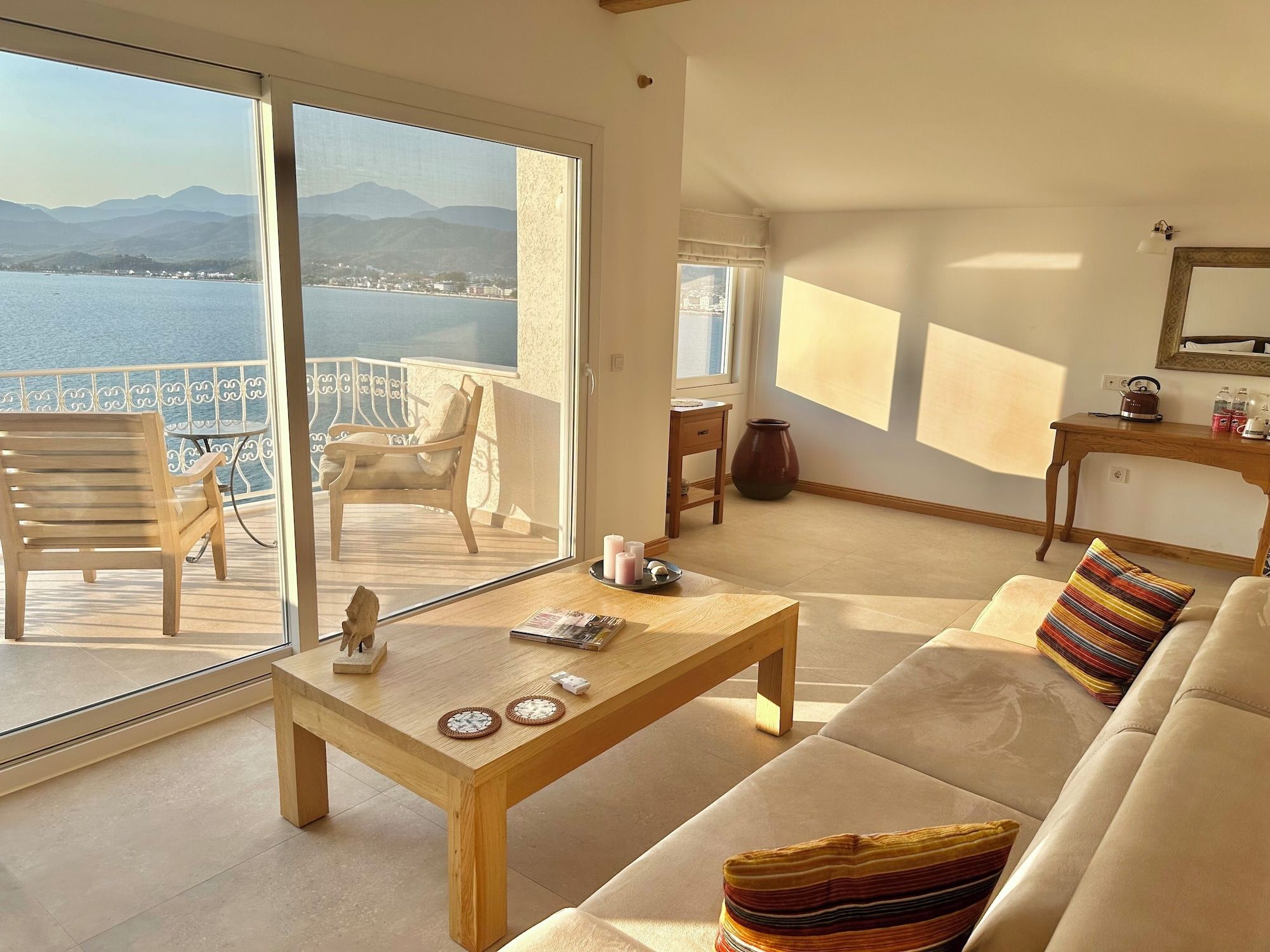 Ece Hotel Sovalye Island - פטהייה - סלון