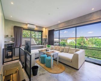 Blanca-21 - Duplex Apartment - North Kuta - Oturma odası
