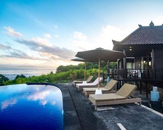 Bali Belva - Nusa Penida - Piscina