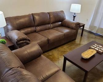 Chateau 14 - Hammond - Living room