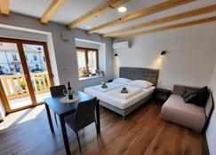 Apartments Hlapi - Caporetto - Camera da letto