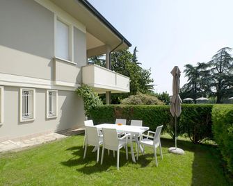 Hotel Venezia Park - Enjoy Holiday - Lazise - Patio