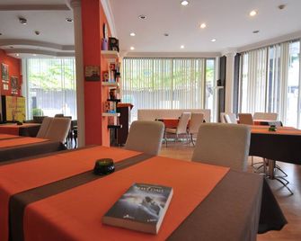 Mini Hotel - איזמיר - מסעדה