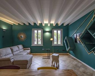 Designcontrodesign - Desenzano del Garda - Living room