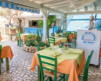 Hotel I Colori Del Mare - Torre San Giovanni - Restaurace