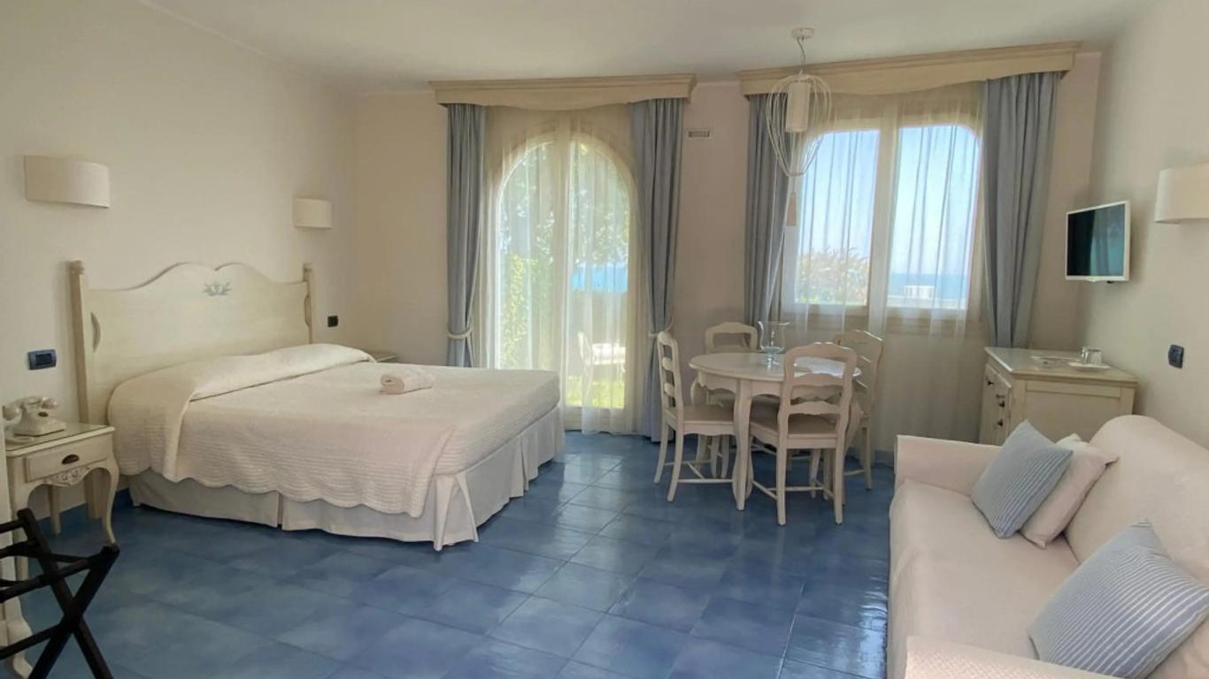 Baia Delphis Resort