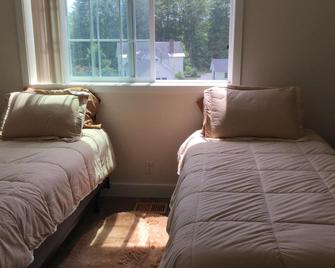 Serenity Cottage in Southern Vermont - Brattleboro - Bedroom