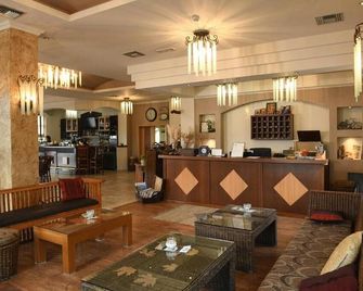 Hotel Epavlis - Kato Poroia - Edificio