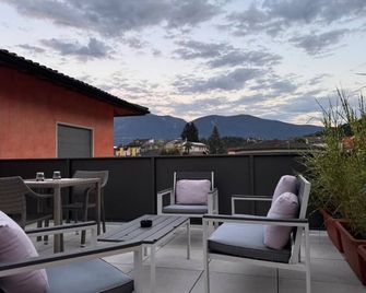 7Rooms - לוזון - מרפסת