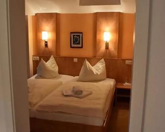 Hotel am Bahnhof - Weilburg - Спальня