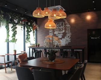 iO Hotel - Kuala Lumpur - Comedor
