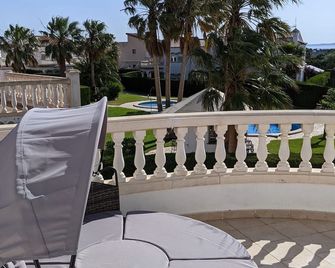 Super nice house in a small resort - Miami Platja - Balcony