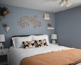 Ravens Hollow - Salem - Bedroom