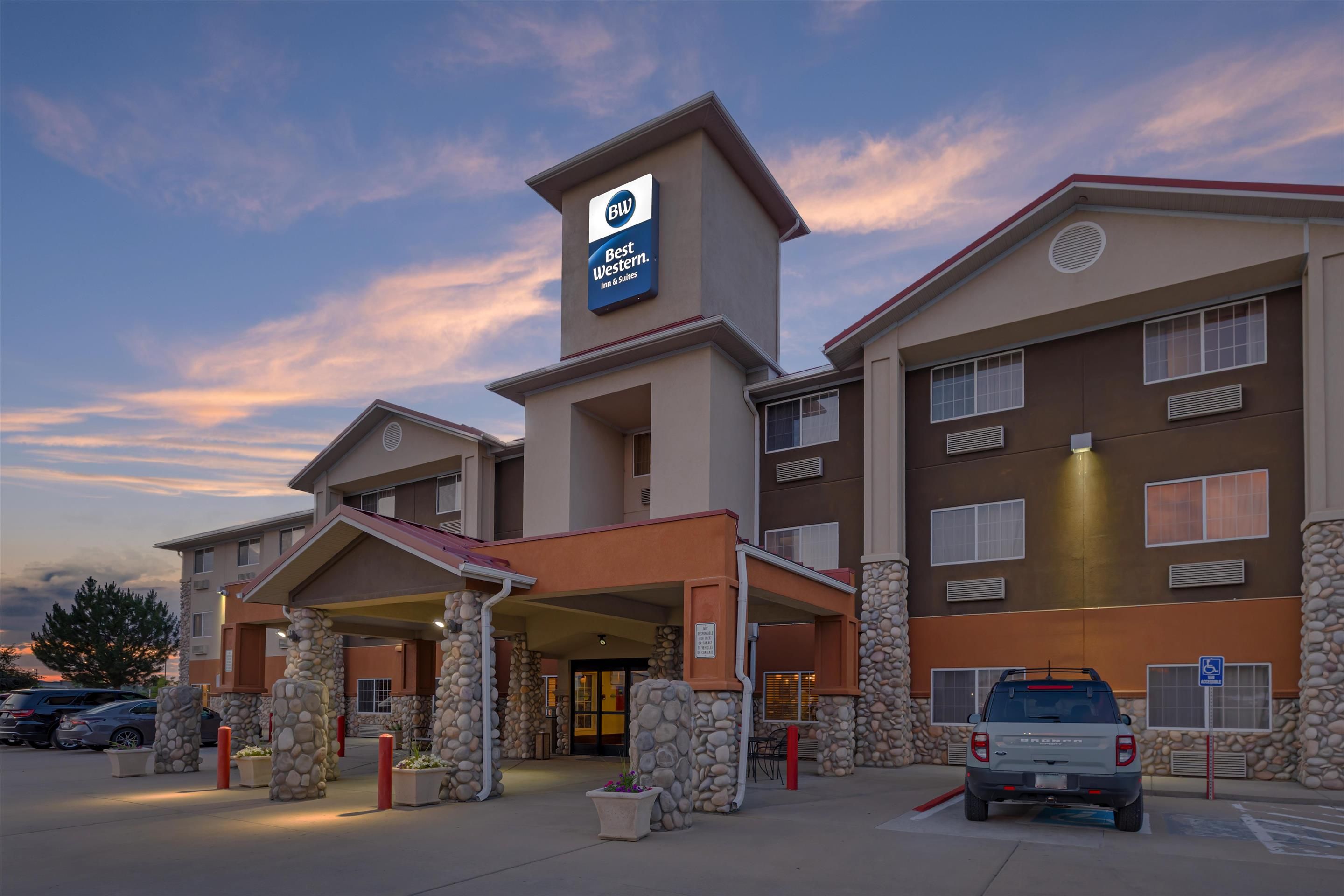 Best Western Firestone Inn & Suites