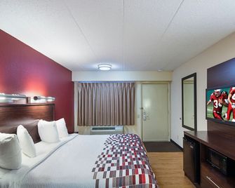 Red Roof Inn Cincinnati East - Beechmont - Cincinnati - Bedroom