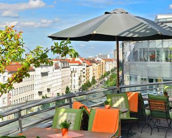 Radisson Hotel Berlin Charlottenburg - Berlin - Balcony