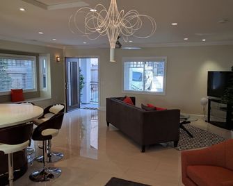 The BEST One of a Kind in Downtown San Diego, Enjoy Life! You deserve it!. - San Diego - Wohnzimmer