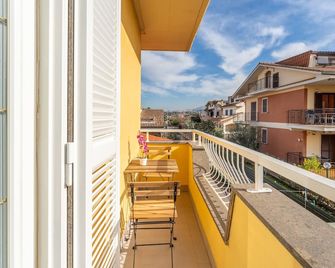 Miu' Bed And Breakfast - Ciampino - Balcón