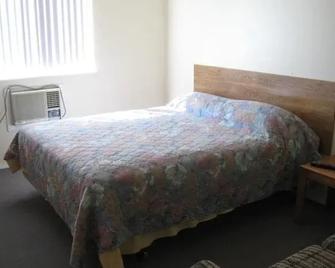 Fraser Bridge Inn & Rv Park - Quesnel - Schlafzimmer