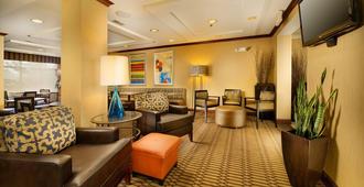 Holiday Inn Express & Suites Chambersburg - Chambersburg - Σαλόνι