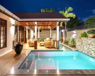 Alafehi Retreat - Fuvahmulah - Pool