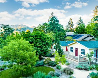 Aurora Park Cottages - Calistoga - Outdoor view