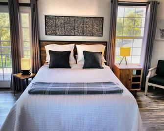 Papillon Cellars - Mariposa - Bedroom