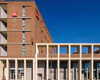 إيبيس لندن كانينغ تاون - لندن - مبنى